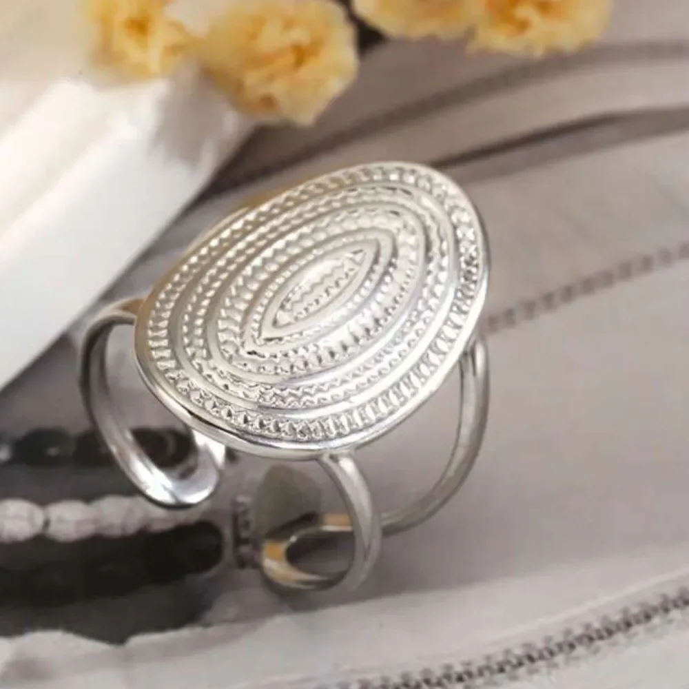 Silver Medallion Ring 7